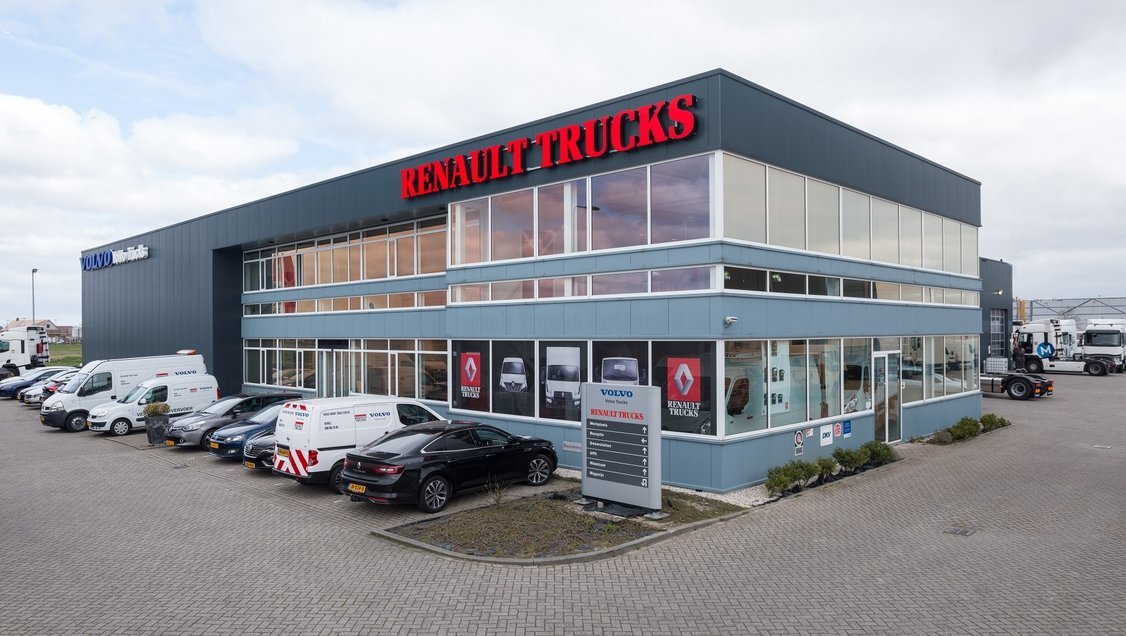 Used Truck Center B.V. - Camioane RENAULT D Wide - An: 2017, diesel undefined: Foto 1