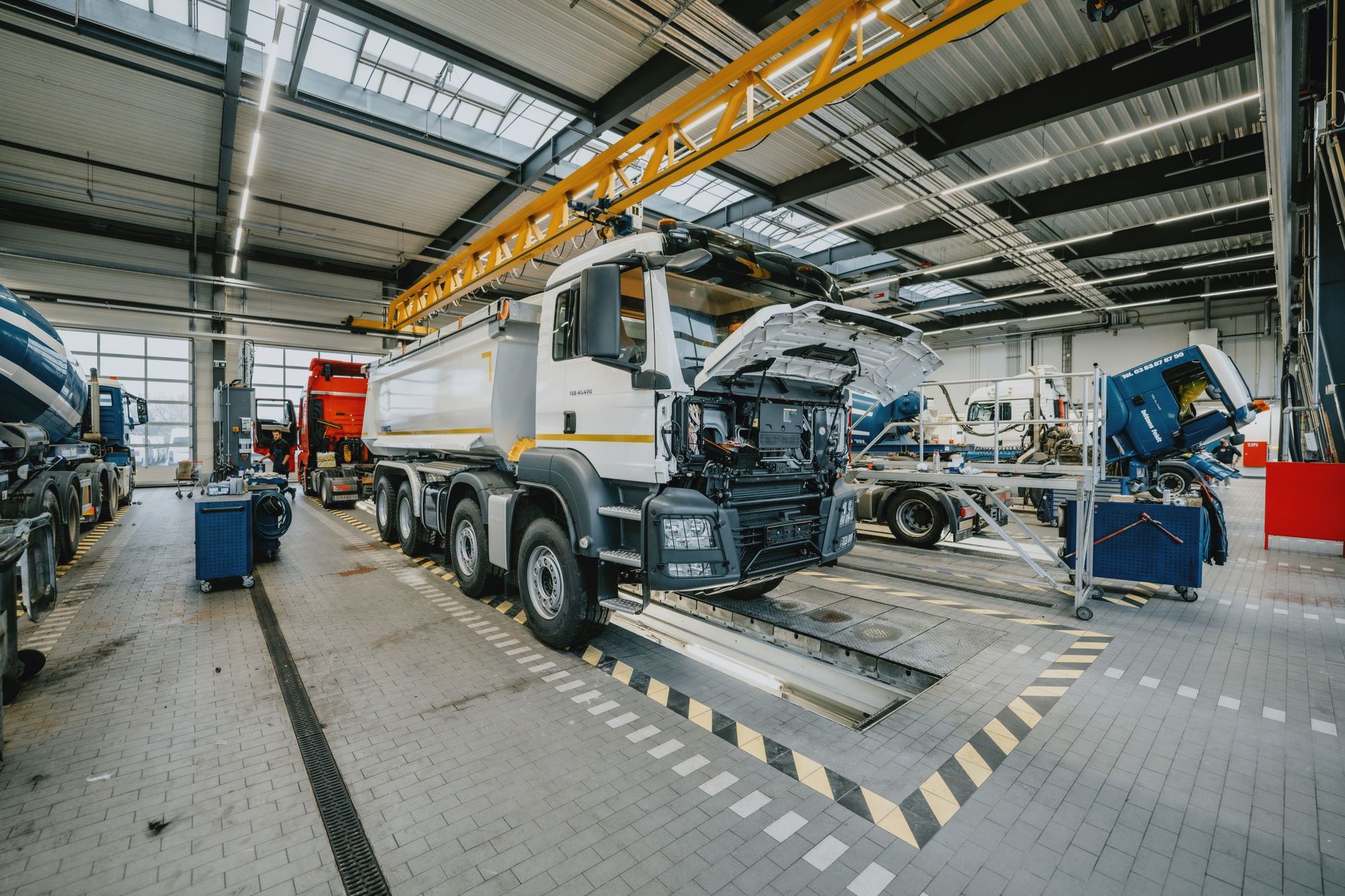 Garage Losch Truck, Van & Bus S.à r.l. - Cap tractoare - Luxemburg, aer condiționat undefined: Foto 4