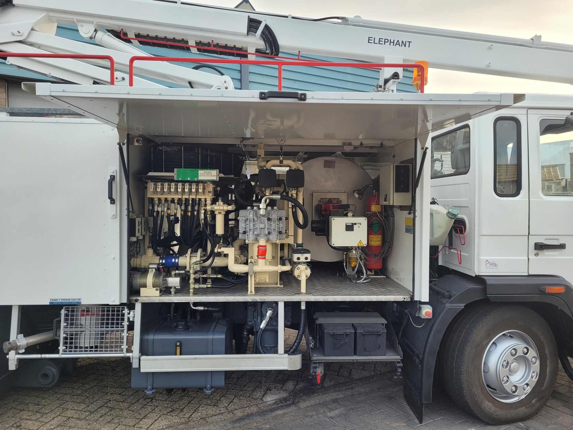 AVIACO GSE - Echipamente aeroportuare TLD - An: 2009, diesel undefined: Foto 15