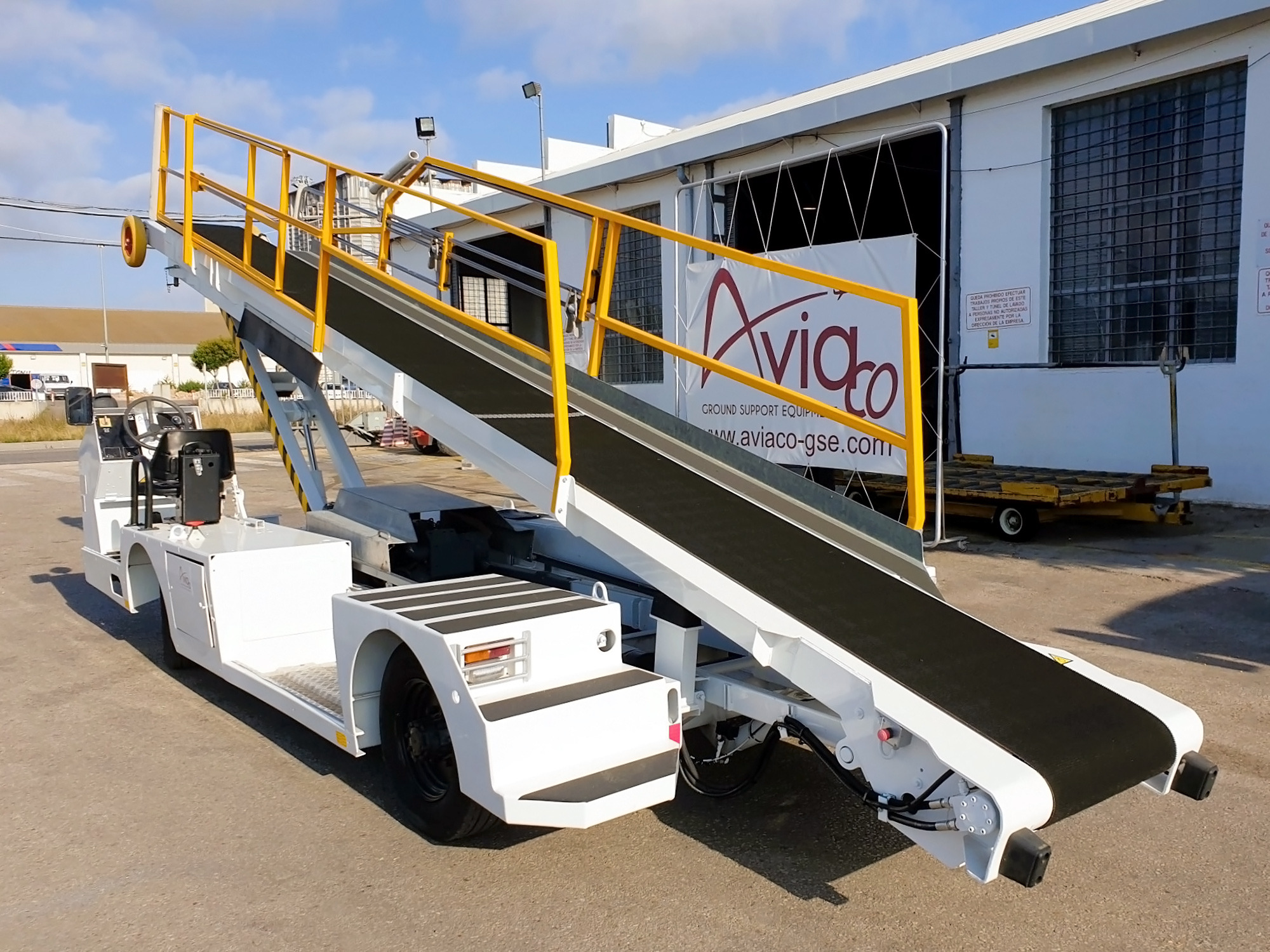 AVIACO GSE - Echipamente aeroportuare TLD - An: 2009, diesel undefined: Foto 2