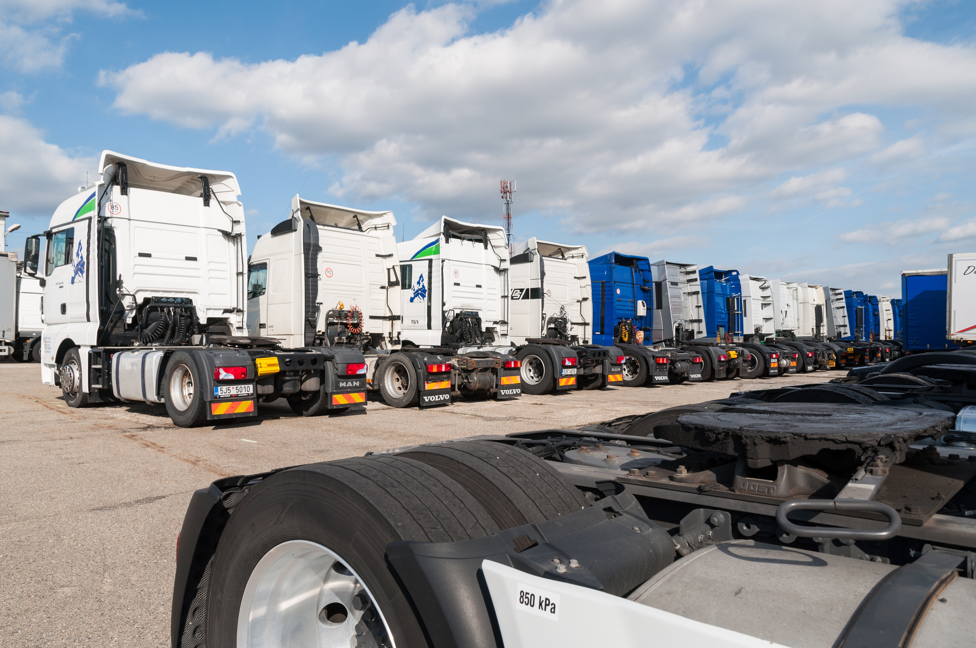 AUTOMARKET TRUCKS s.r.o. - Autobuze - cutie de viteze: automată undefined: Foto 1