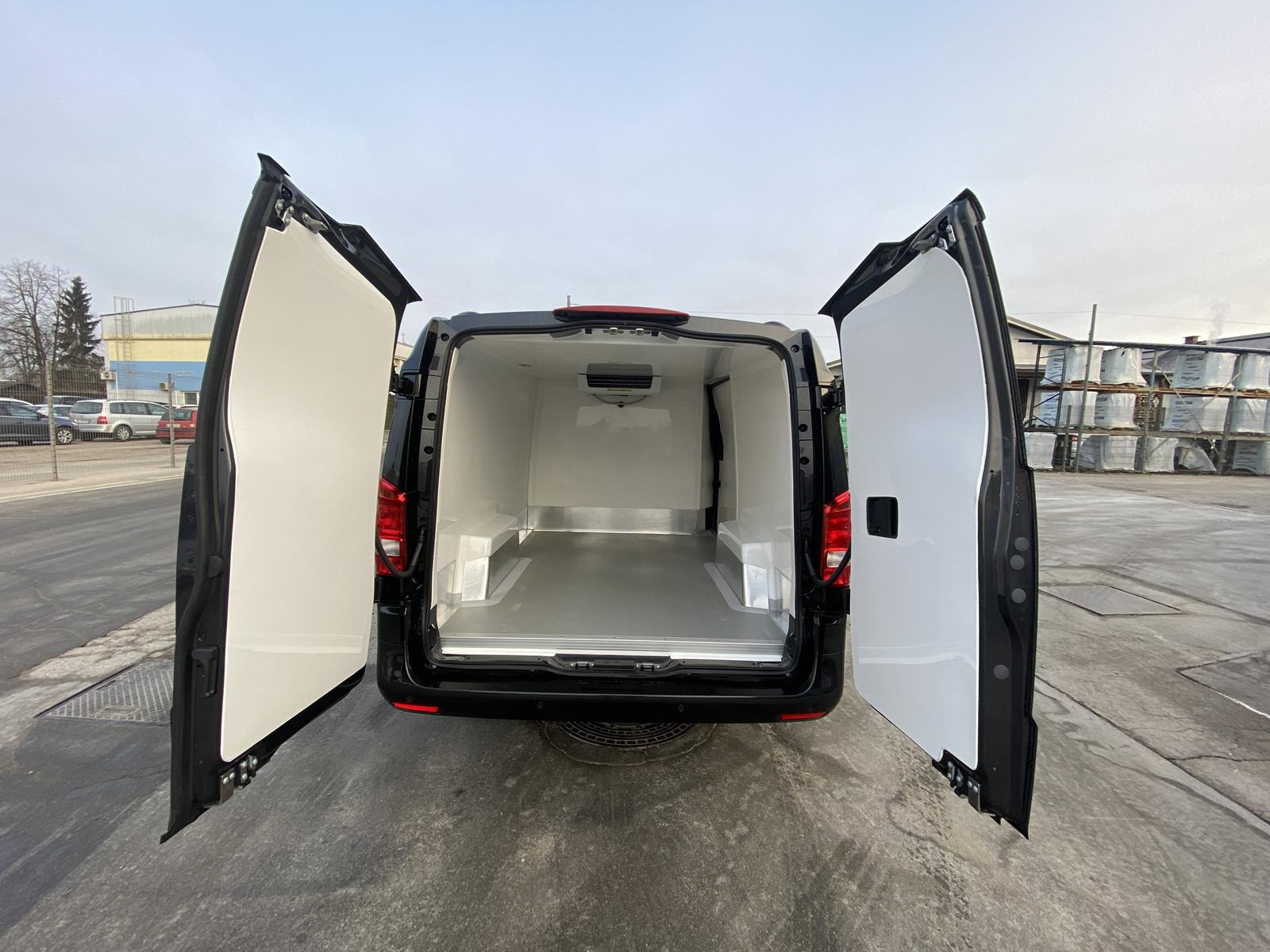 RINZ ROS d.o.o. (GmbH) - Autoutilitare undefined: Foto 46