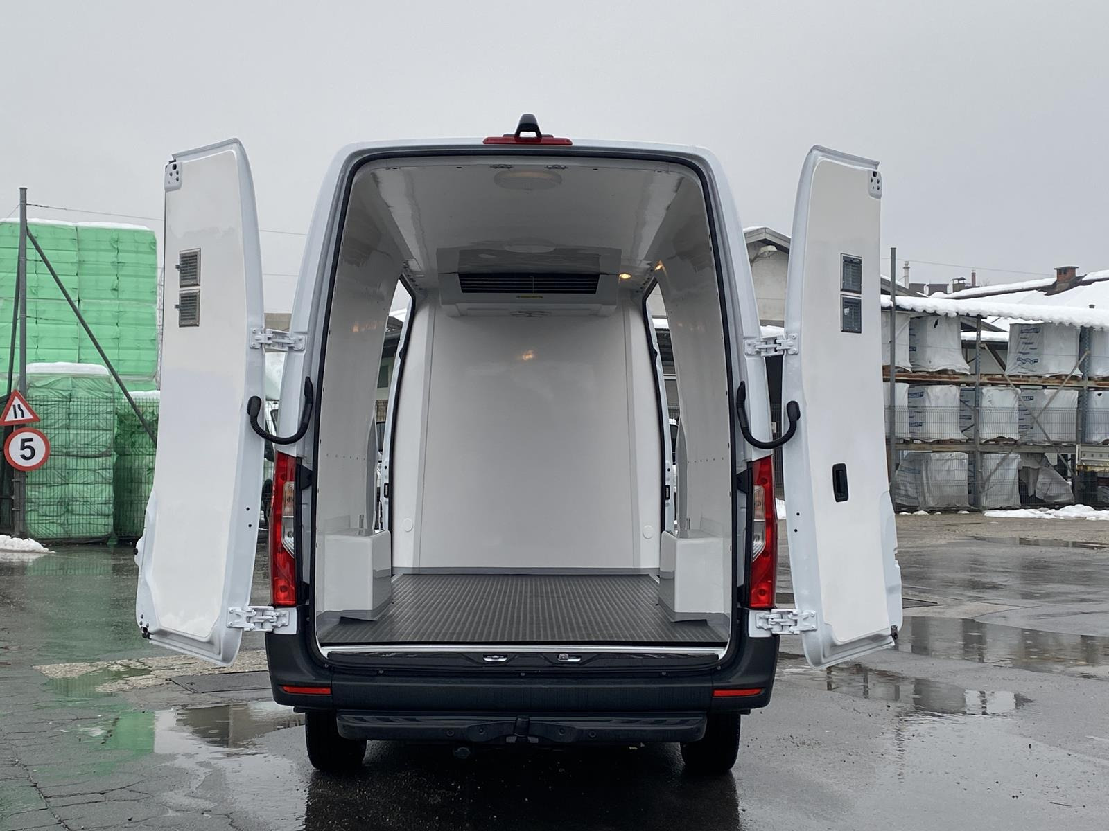 RINZ ROS d.o.o. (GmbH) - Autoutilitare undefined: Foto 12