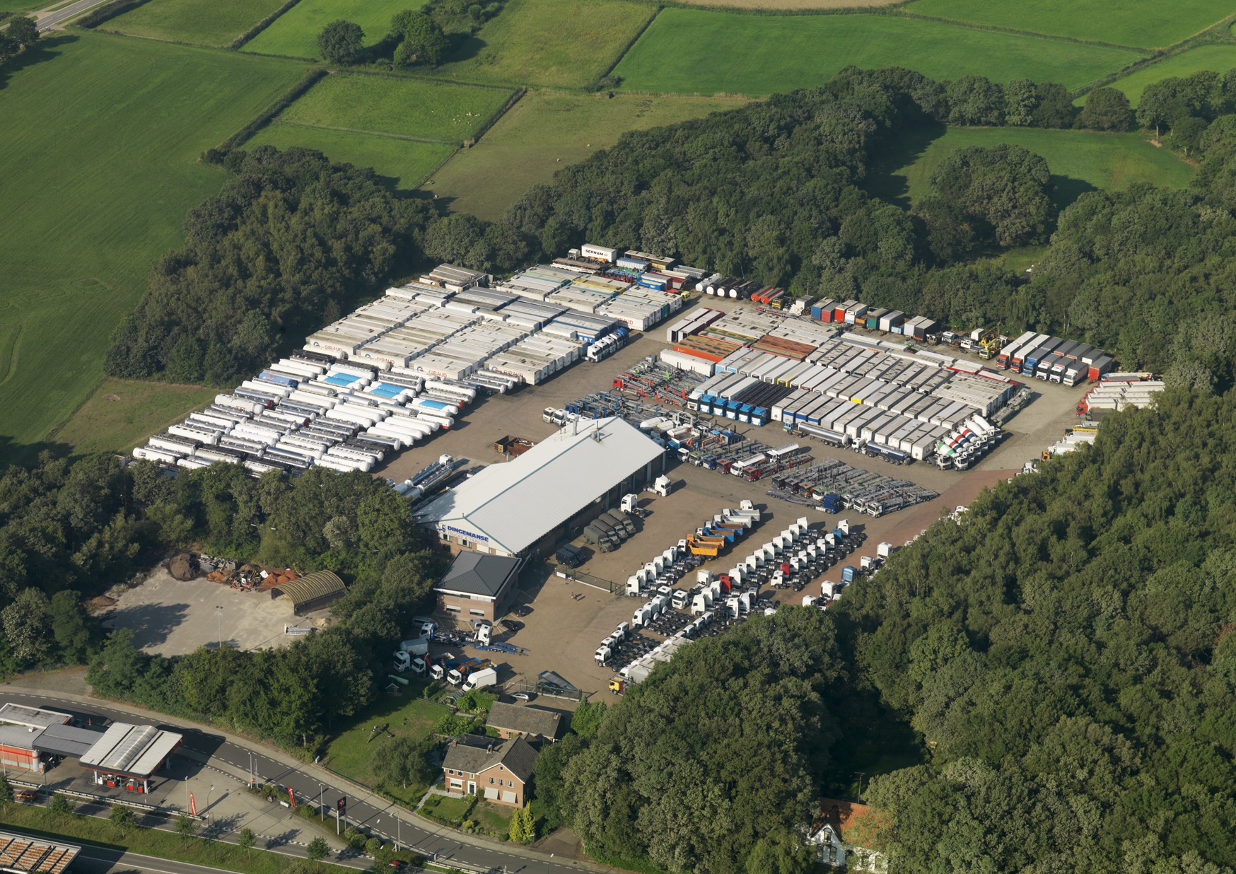 Dingemanse B.V. - Cap tractoare MERCEDES-BENZ Actros 1843 - An: 2016 undefined: Foto 2