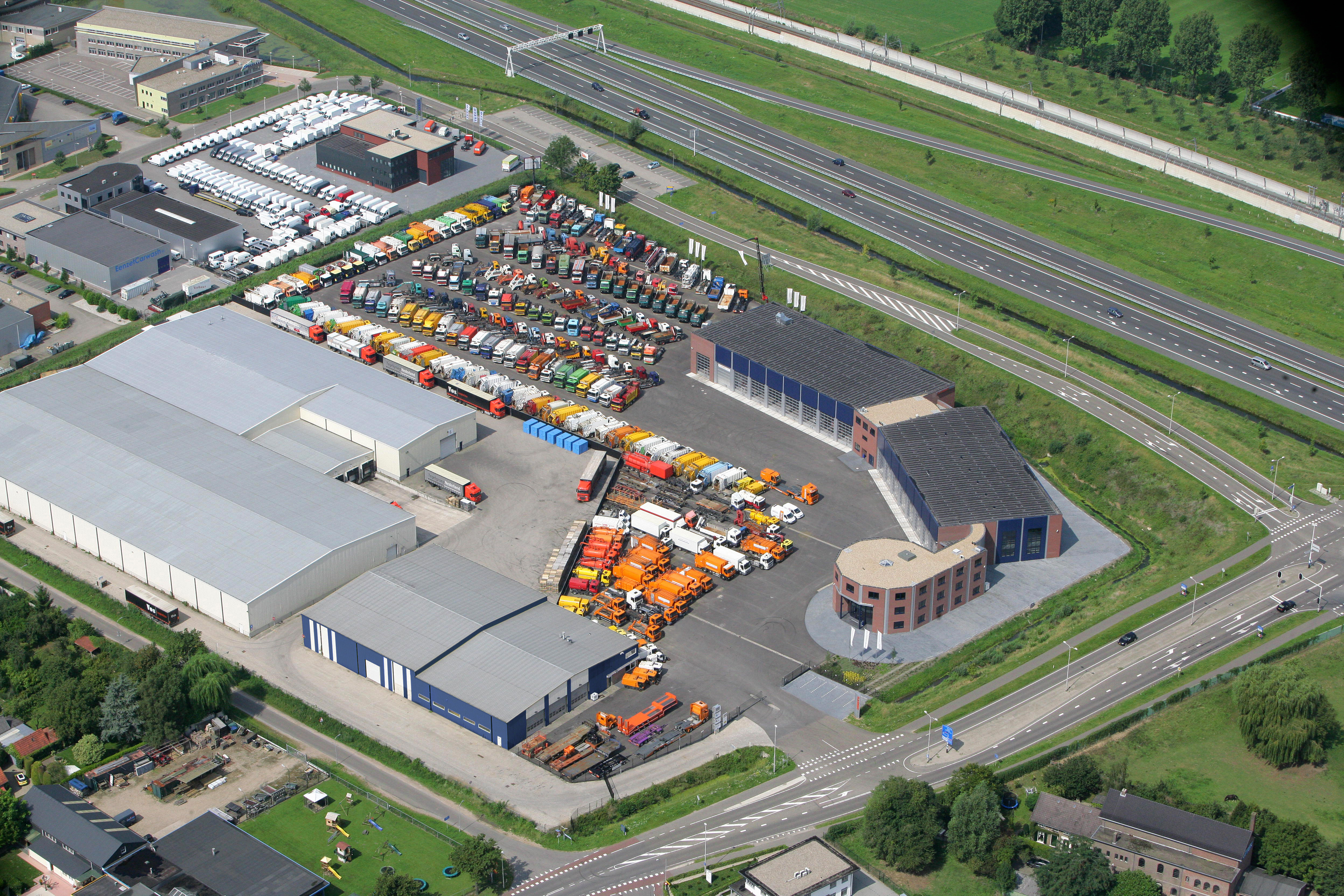 CLEAN MAT TRUCKS B.V. - Utilaje constructii SCANIA P - 8x4, 4-ax undefined: Foto 1