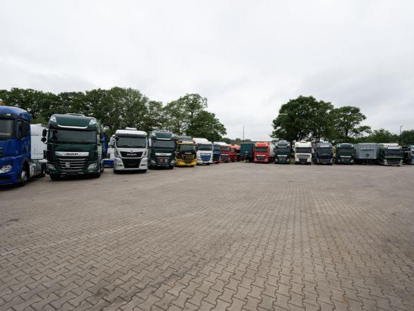 Hesselink Trucks B.V. undefined: Foto 5