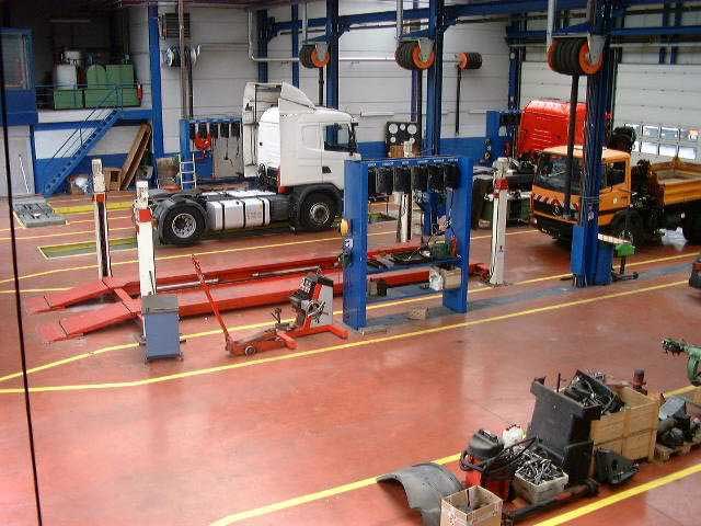 Degroote Trucks & Trailers - Camioane - 6x2, Euro 5, capac elevator undefined: Foto 2