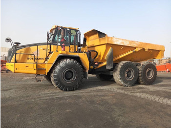 Camion articulat Komatsu HM400-3R (4 pcs available in Abu Dhabi): Foto 2