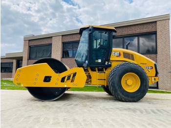 Compactor CATERPILLAR
