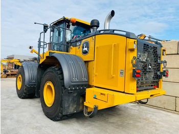 Încărcător frontal pe pneuri John Deere 824p: Foto 5