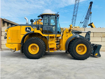 Încărcător frontal pe pneuri John Deere 824p: Foto 2