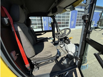 Măturătoare stradală Johnston C202 Kleinkehrmaschine 2 M³ - 6.000 h: Foto 2 Măturătoare stradală Johnston C202 Kleinkehrmaschine 2 M³ - 6.000 h: Foto 2