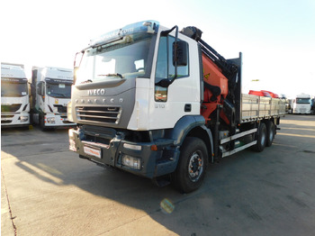 Camion platformă IVECO Trakker