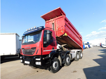 Camion basculantă IVECO Trakker