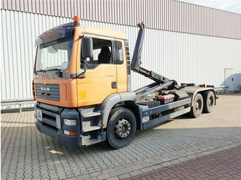 Camion cu cârlig MAN TGA