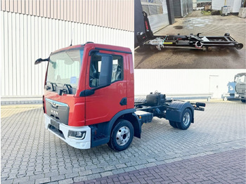 Camion cu cârlig MAN TGL