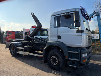 Camion cu cârlig MAN TGA 18.350