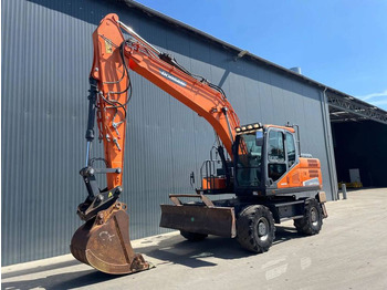 Excavator pe roţi DOOSAN DX170W-5