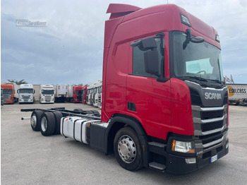 Camion cu prelată SCANIA R 450
