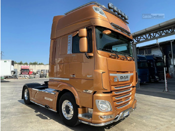 Cap tractor DAF XF 530