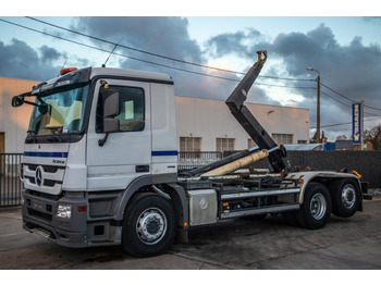 Camion cu cârlig MERCEDES-BENZ Actros 2646