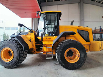 Încărcător frontal pe pneuri JCB 457
