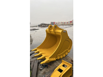 Cupă excavator pentru Excavator pe şenile Komatsu PC300 Reinforced General Purpose Bucket: Foto 2 Cupă excavator pentru Excavator pe şenile Komatsu PC300 Reinforced General Purpose Bucket: Foto 2