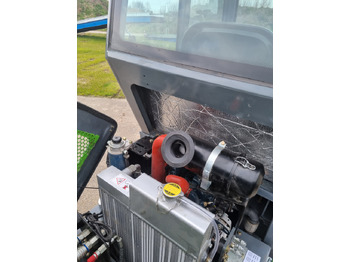 Încărcător frontal pe pneuri WCM