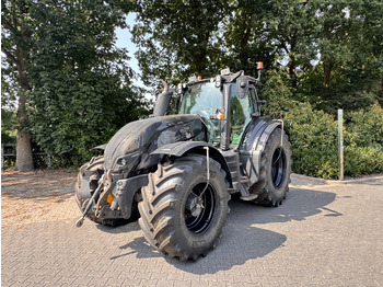 Tractor agricol VALTRA T214