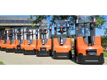 Transpalet la mare înălţime TOYOTA