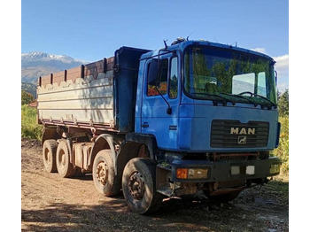 Camion basculantă MAN