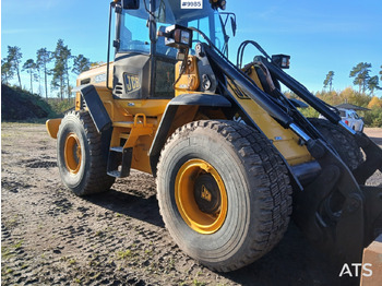Încărcător frontal pe pneuri JCB 436