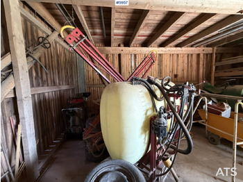 Maşină de erbicidat purtata HARDI