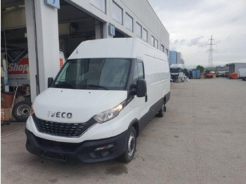 Transport persoane IVECO Daily 35s16
