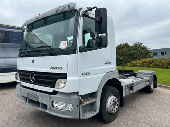 Cap tractor Mercedes-Benz Atego 1328 LS 4x2 + Diagnose Auflieger Mercedes-Benz Atego 1328 LS 4x2 + Diagnose Auflieger: Foto 3 Cap tractor Mercedes-Benz Atego 1328 LS 4x2 + Diagnose Auflieger Mercedes-Benz Atego 1328 LS 4x2 + Diagnose Auflieger: Foto 3