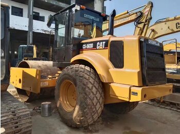 Cilindru compactor CATERPILLAR