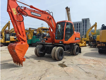 Excavator pe roţi DOOSAN DH150W-7