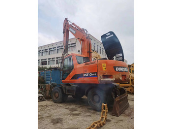 Excavator pe roţi DOOSAN DH210W-7