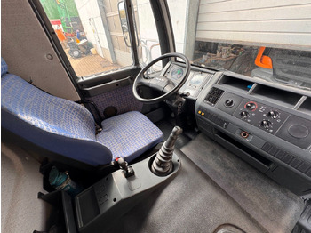 Autoutilitară cu prelată MAN 8.140 4X2 Pritsche Plane Original Km: Foto 3 Autoutilitară cu prelată MAN 8.140 4X2 Pritsche Plane Original Km: Foto 3