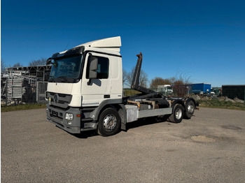 Camion cu cârlig MERCEDES-BENZ