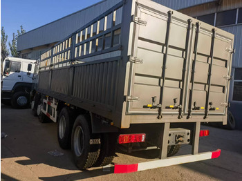 Camion platformă Sinotruk HOWO 371 8*4 Fence truck: Foto 3 Camion platformă Sinotruk HOWO 371 8*4 Fence truck: Foto 3