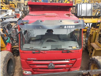 Camion basculantă SINOTRUK HOWO