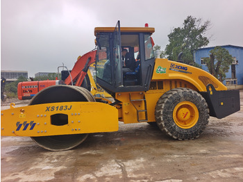 Cilindru compactor pentru asfalt XCMG XS183J