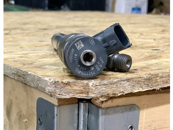 Injector pentru Autoutilitară 0445110564 for IVECO Daily 3.0 commercial vehicle: Foto 3