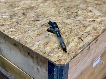 Injector pentru Autoutilitară 0445110564 for IVECO Daily 3.0 commercial vehicle: Foto 5