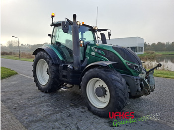 Tractor agricol VALTRA T194