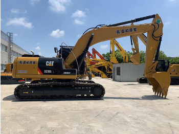 Excavator pe şenile CATERPILLAR 323D