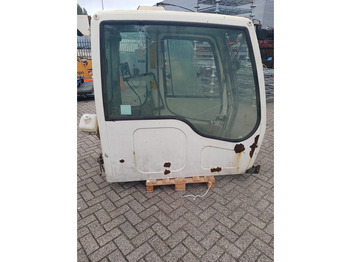 Cabină și interior LIEBHERR