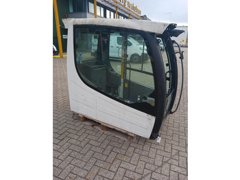 Cabină și interior LIEBHERR