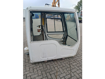 Cabină și interior LIEBHERR